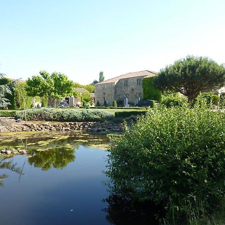 Logis De La Robliniere Bed and Breakfast Landevieille Εξωτερικό φωτογραφία