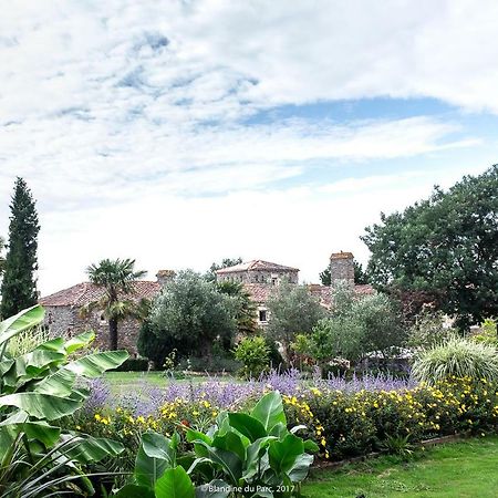 Logis De La Robliniere Bed and Breakfast Landevieille Εξωτερικό φωτογραφία