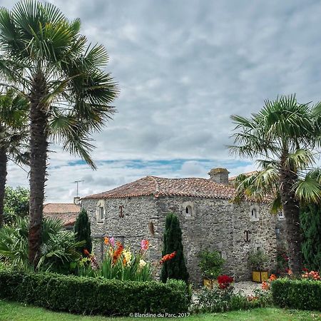 Logis De La Robliniere Bed and Breakfast Landevieille Εξωτερικό φωτογραφία