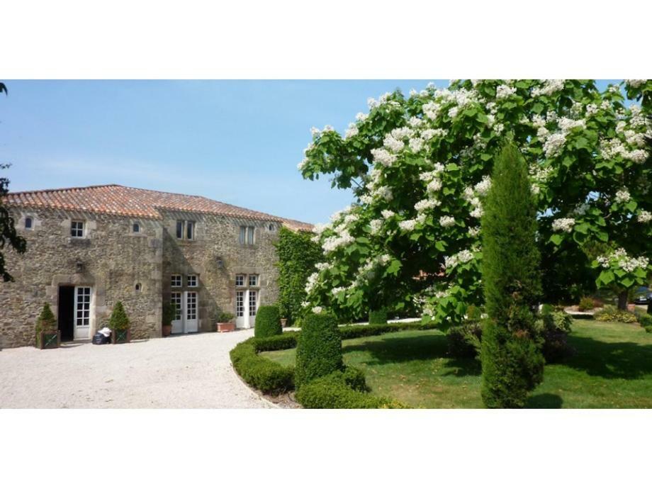 Logis De La Robliniere Bed and Breakfast Landevieille Εξωτερικό φωτογραφία
