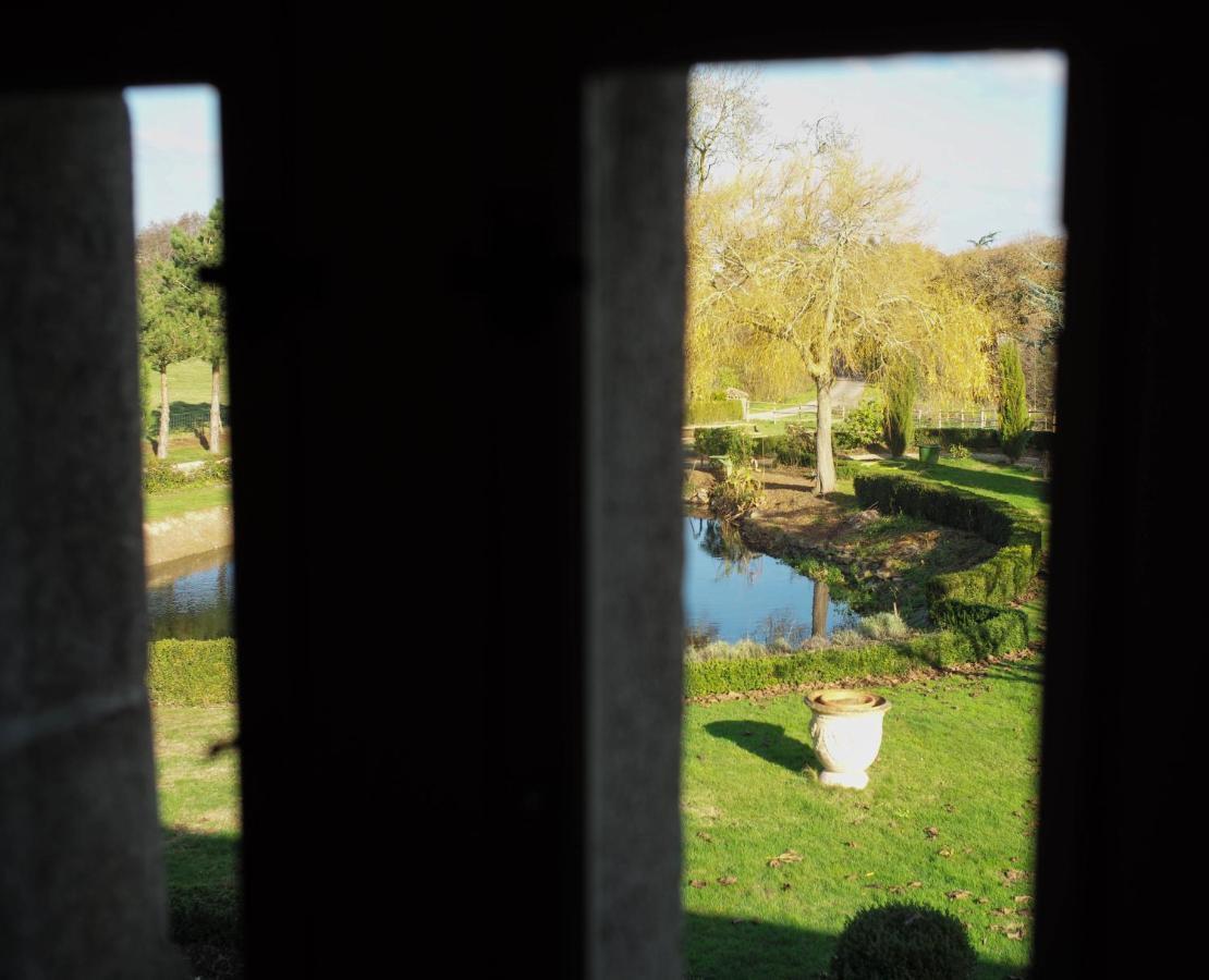 Logis De La Robliniere Bed and Breakfast Landevieille Εξωτερικό φωτογραφία